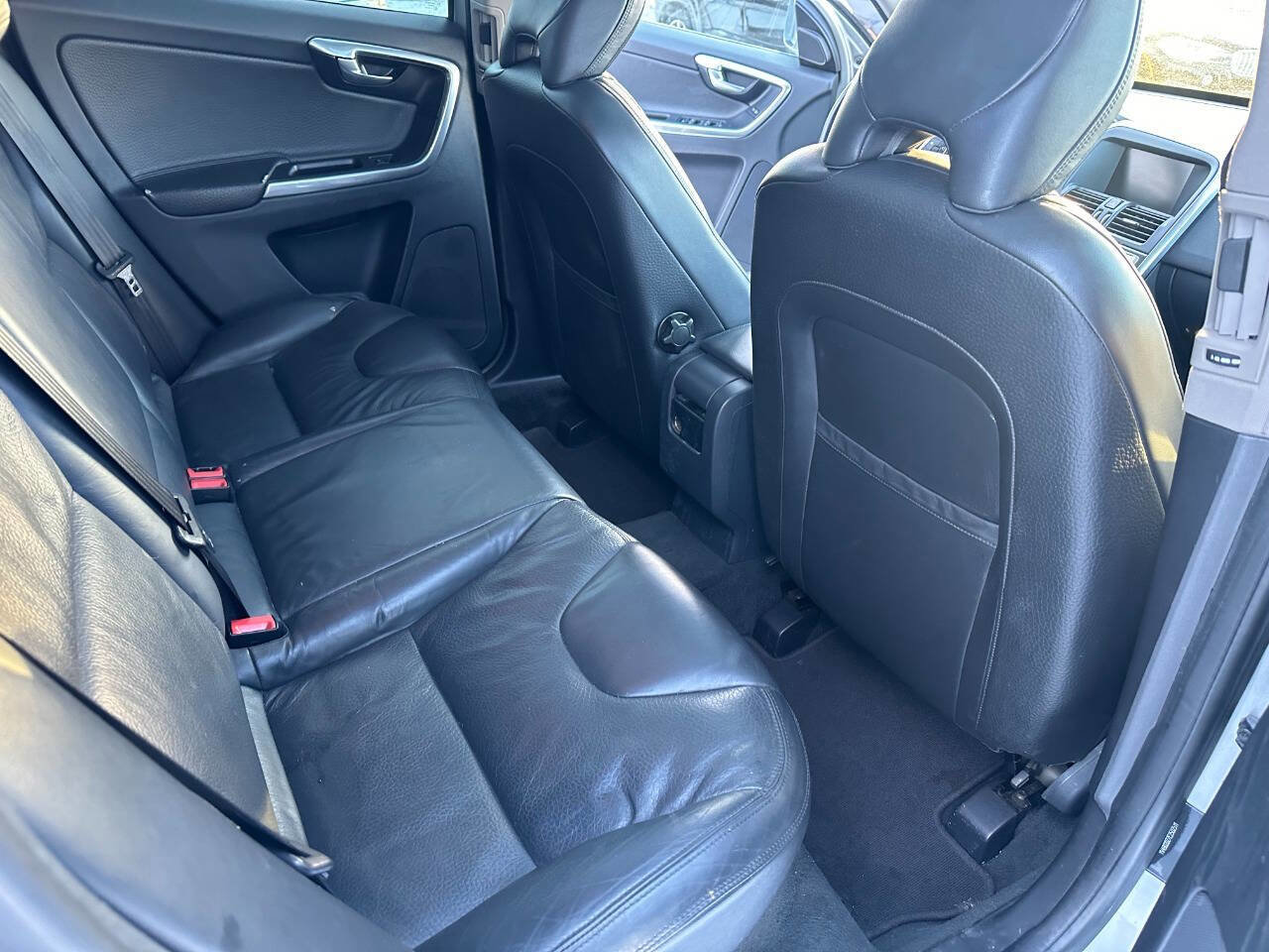 Used 2014 Volvo XC60 T6 AWD/4WD image 15