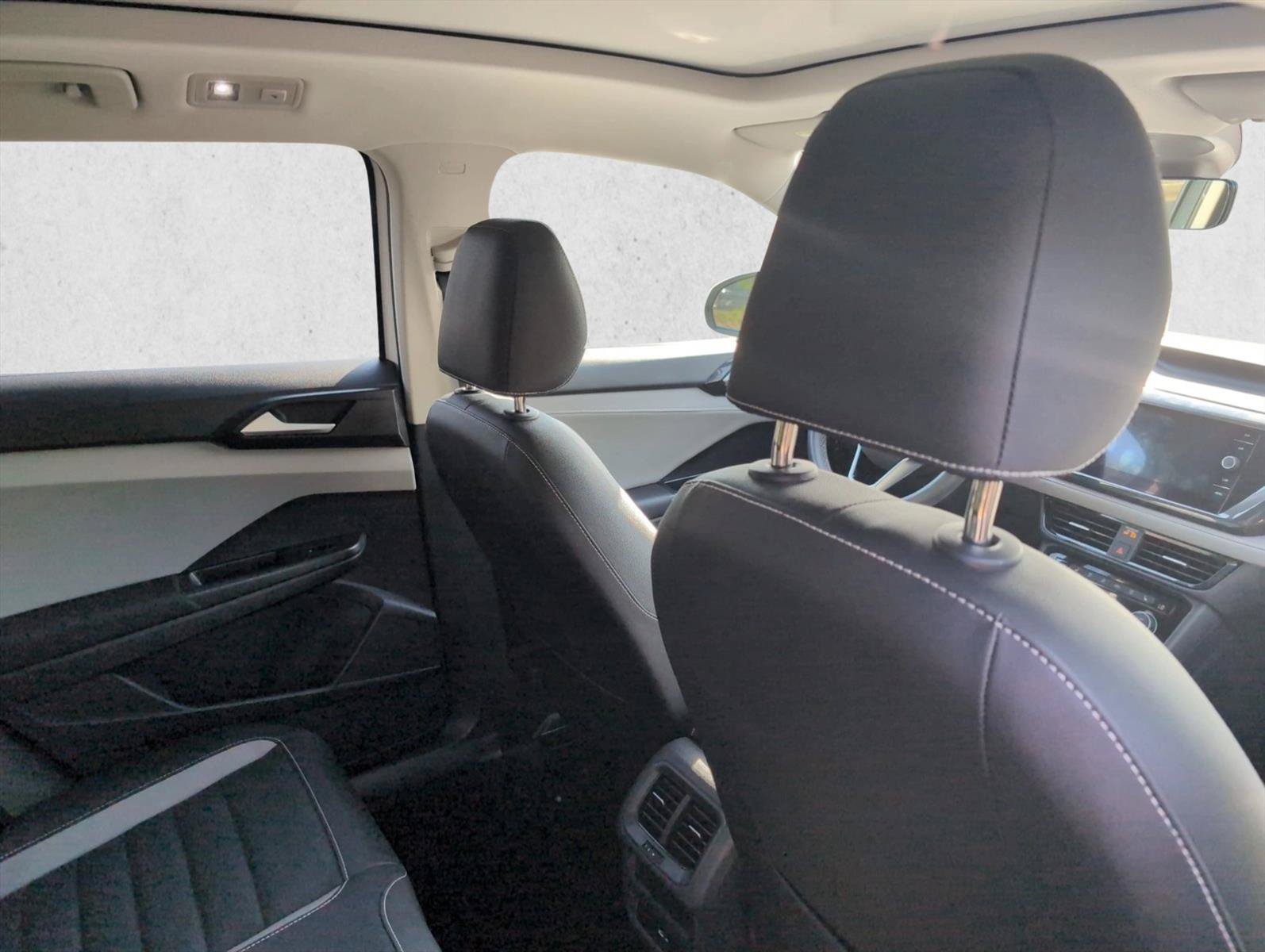 Used 2022 Volkswagen Taos SEL AWD/4WD image 26