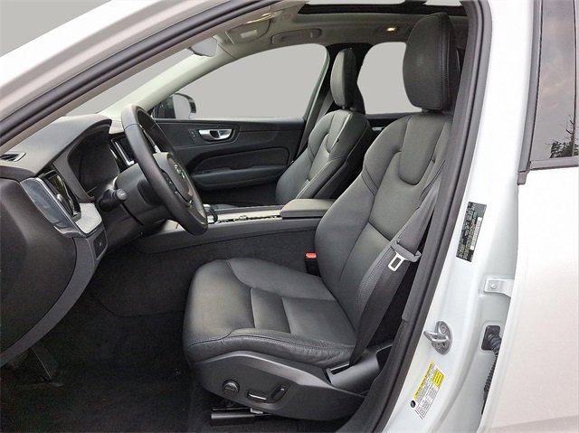 Certified 2025 Volvo XC60 B5 Plus image 10