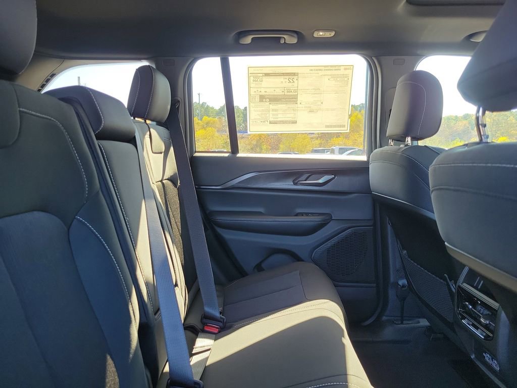 New 2025 Jeep Grand Cherokee Laredo X image 34