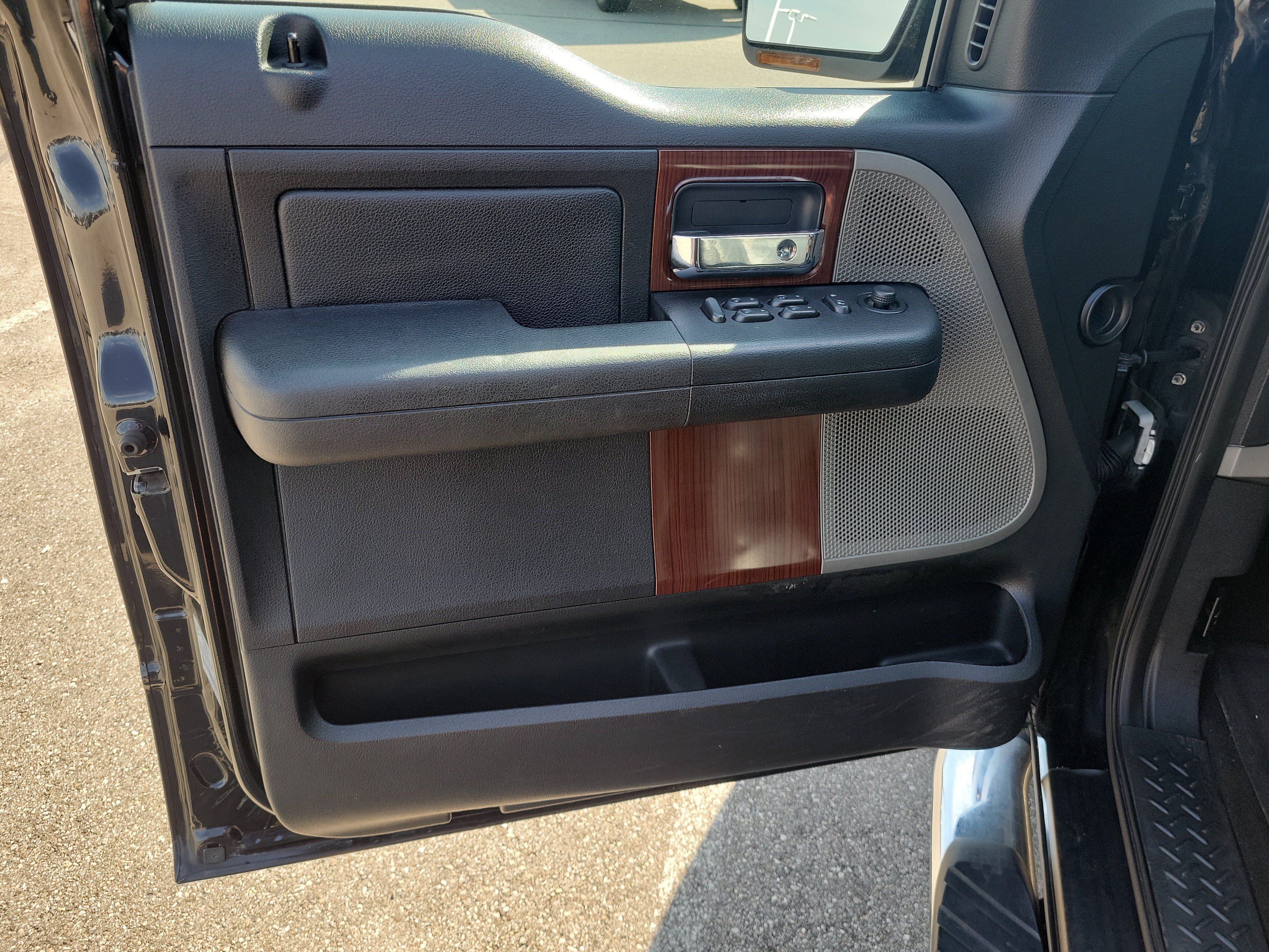 Used 2006 Ford F150 Lariat AWD/4WD image 18