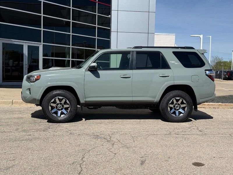 Used 2023 Toyota 4Runner TRD Off-Road AWD/4WD image 6