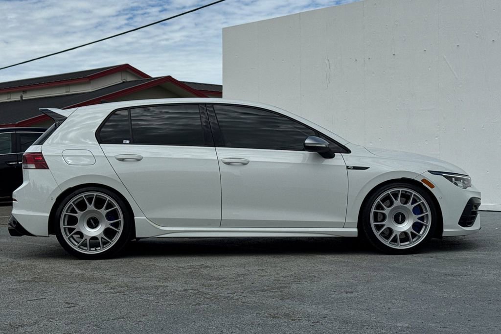 Used 2023 Volkswagen Golf R image 2