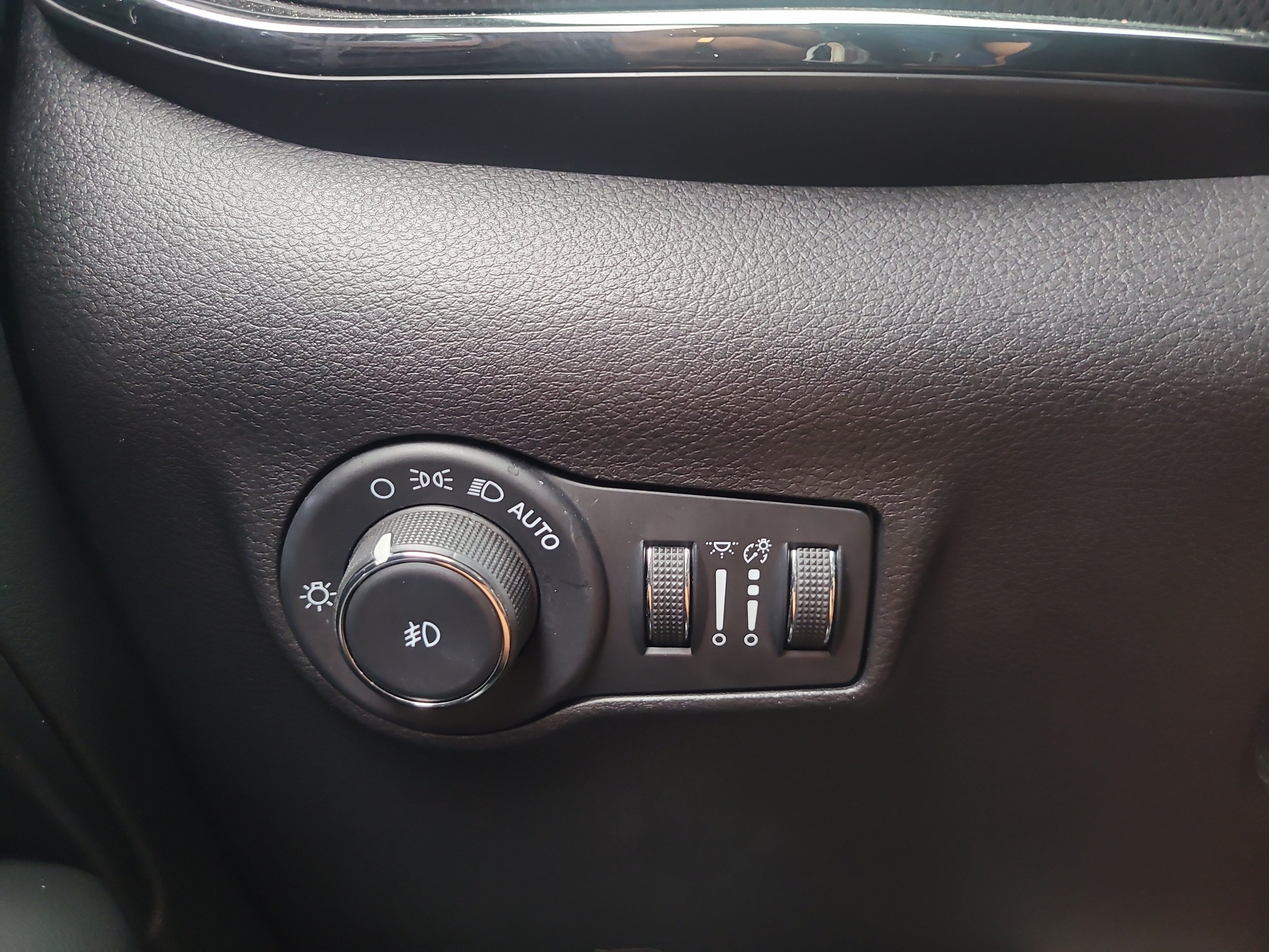Used 2022 Jeep Compass Latitude FWD image 31