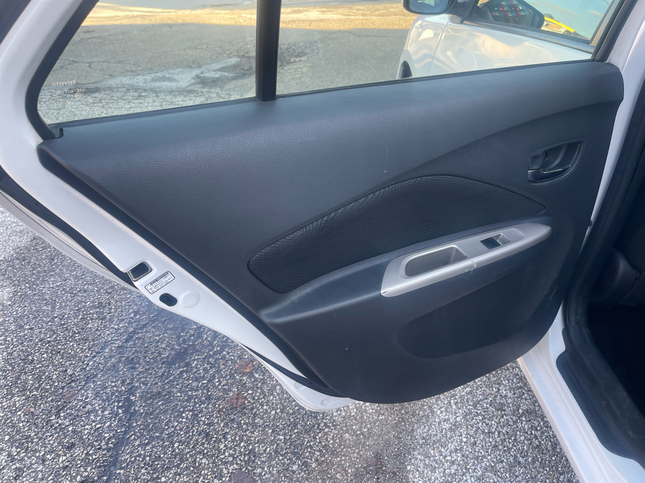 Used 2011 Toyota Yaris Sedan image 18