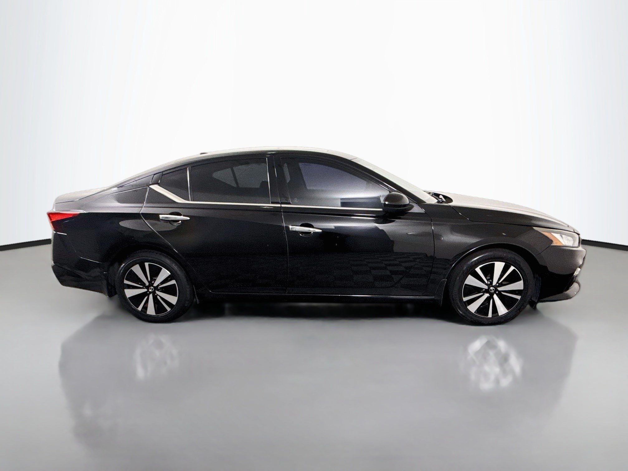 Used 2019 Nissan Altima 2.5 SV FWD image 11