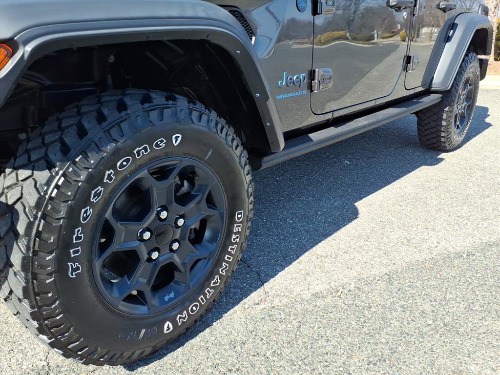 Used 2023 Jeep Wrangler Unlimited w/ Cold Weather Group image 9