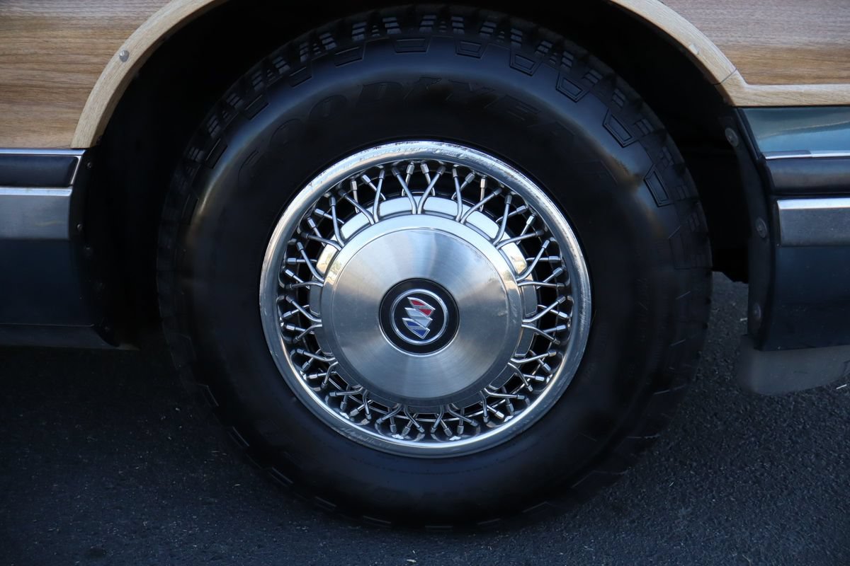 Used 1996 Buick Roadmaster Estate RWD image 42
