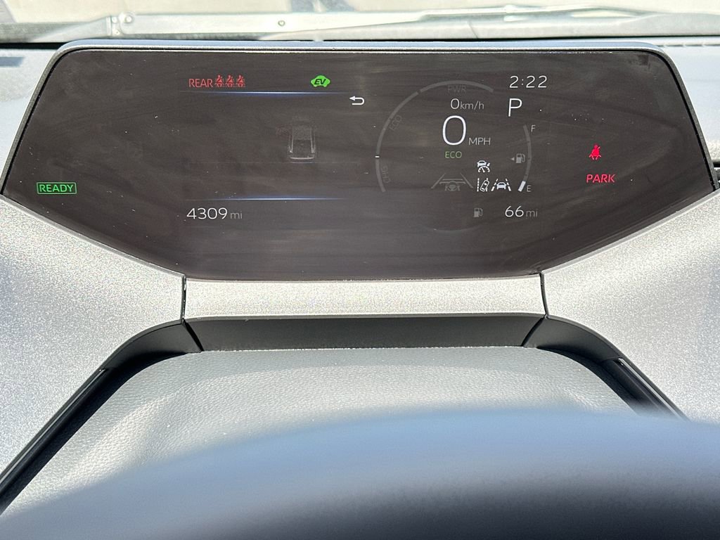 Used 2025 Toyota Prius LE FWD image 21