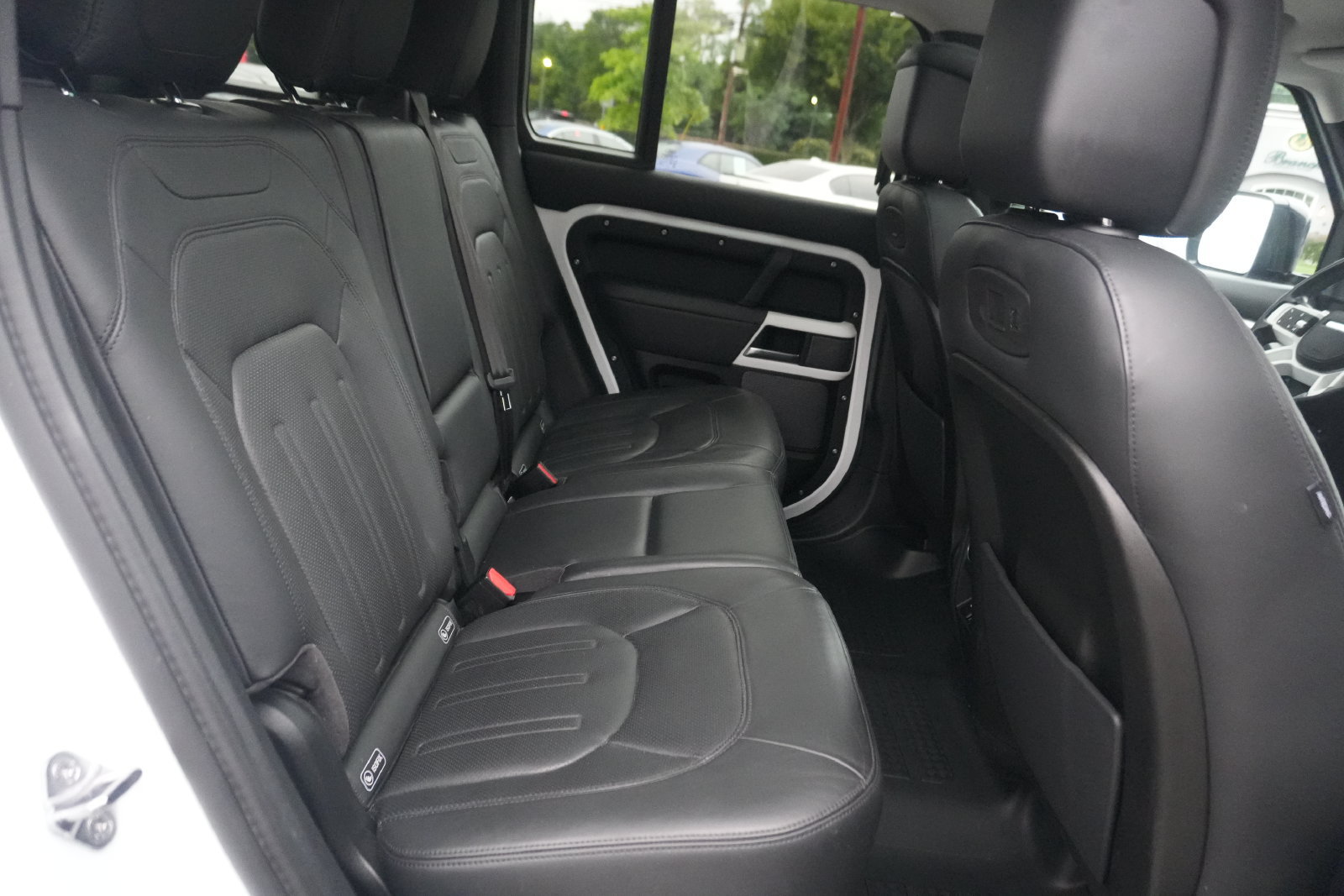 Used 2020 Land Rover Defender 110 HSE AWD/4WD image 23