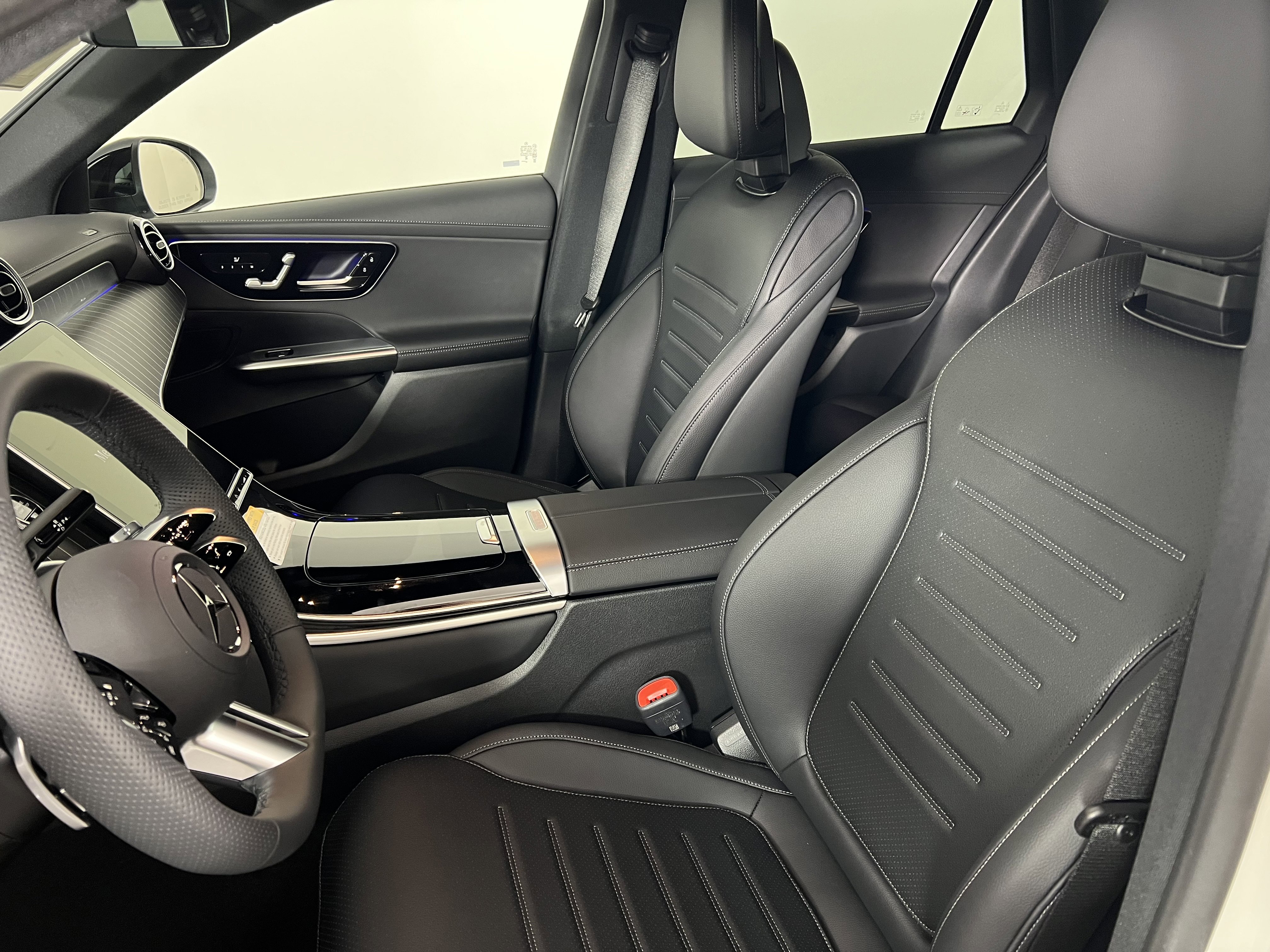 Used 2026 Mercedes-Benz GLC 300 4MATIC image 17
