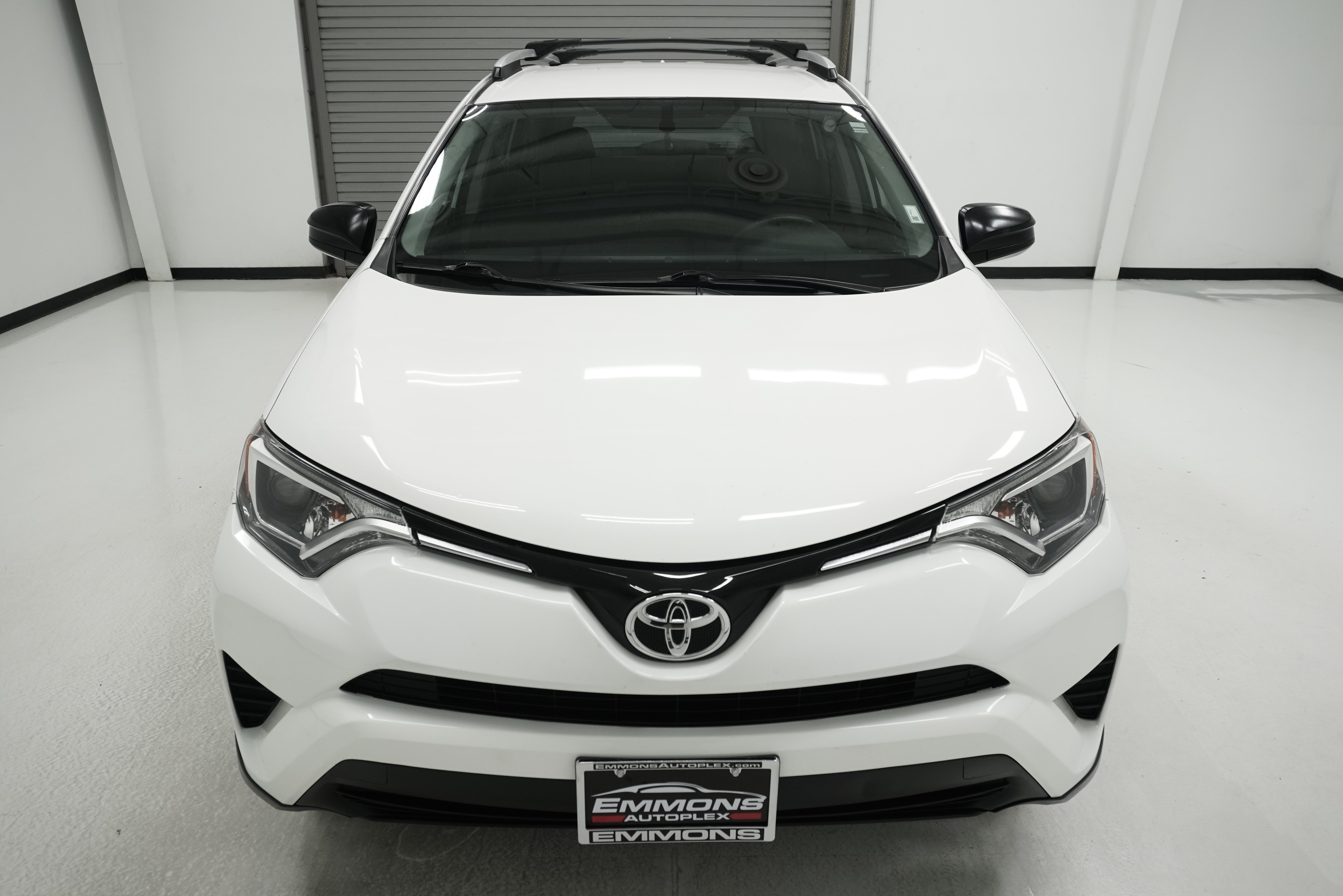 Used 2016 Toyota RAV4 LE FWD image 2