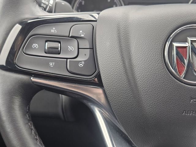Used 2022 Buick Enclave Essence FWD image 27