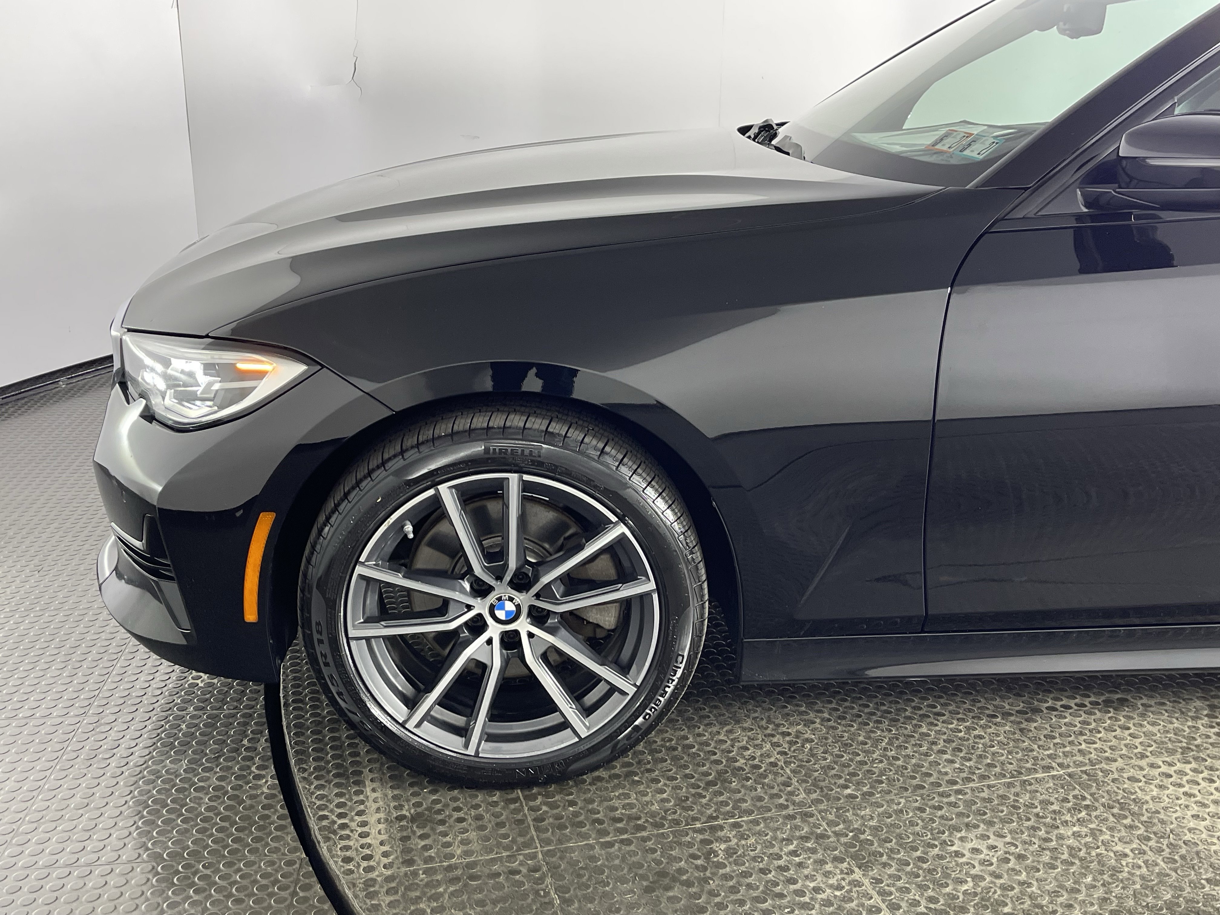 Used 2019 BMW 330i xDrive Sedan AWD/4WD image 4