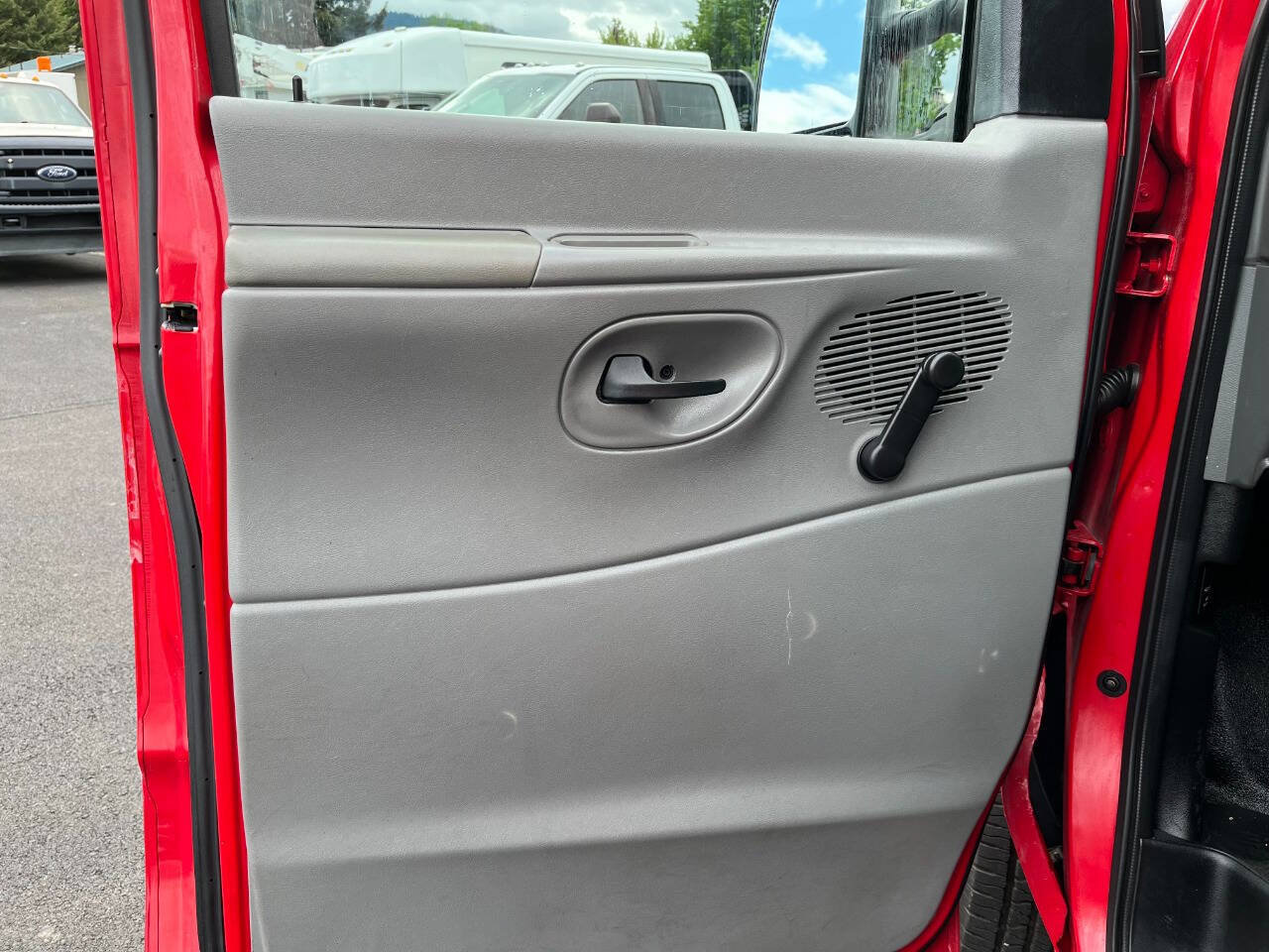 Used 2008 Ford E-350 and Econoline 350 Super Duty RWD image 9