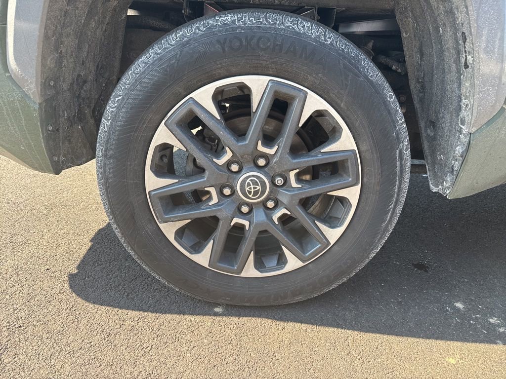 Used 2023 Toyota Tundra Limited image 3