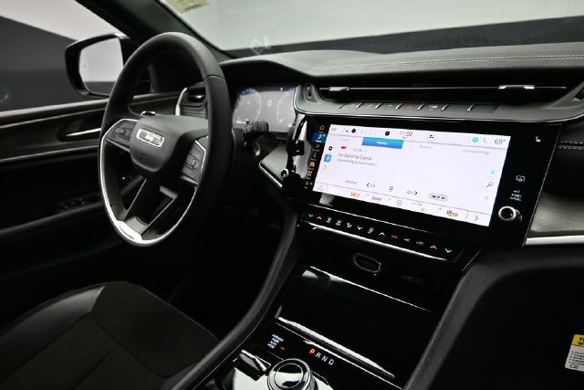 New 2026 Jeep Grand Cherokee Altitude AWD/4WD image 13