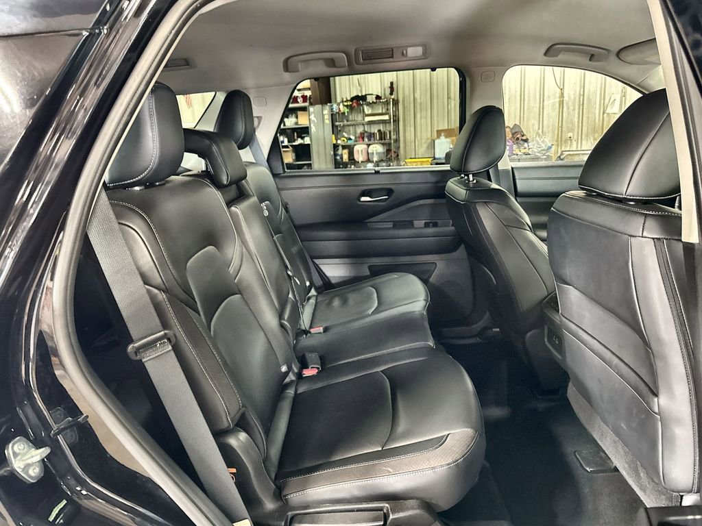 Used 2025 Nissan Pathfinder SL image 30