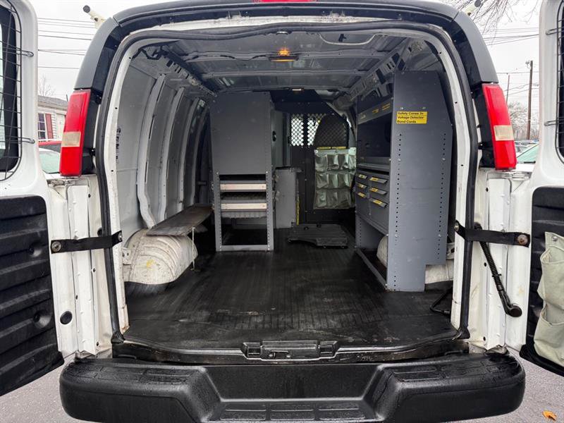 Used 2011 Chevrolet Express 2500 image 26