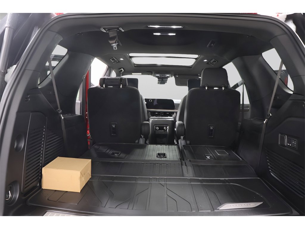 Used 2025 Chevrolet Tahoe High Country image 31