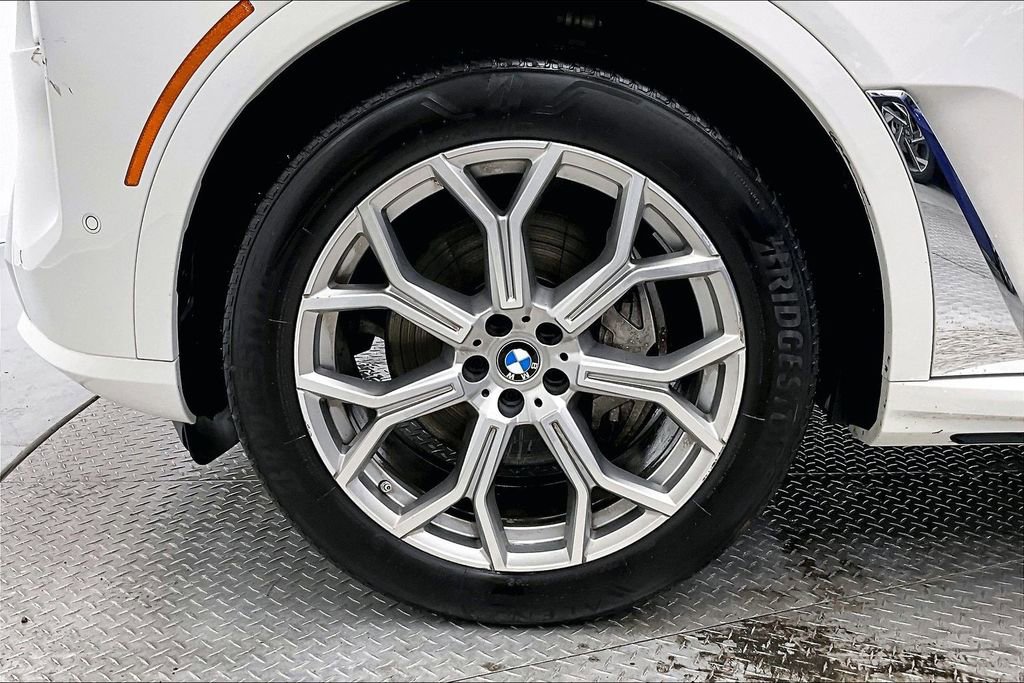 Used 2025 BMW X7 xDrive40i image 8