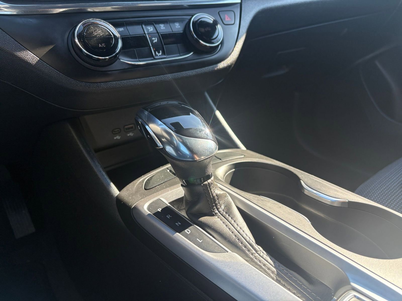 Used 2025 Buick Envista Preferred FWD image 40