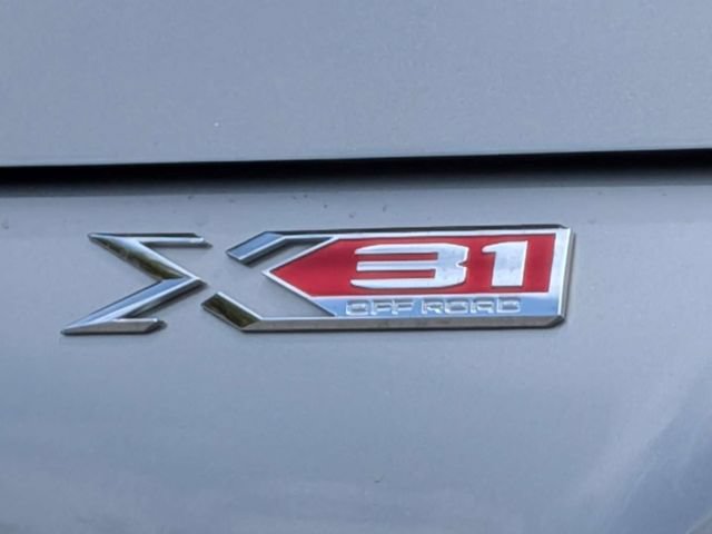 Used 2024 GMC Sierra 2500 SLT w/ SLT Premium Package AWD/4WD image 13