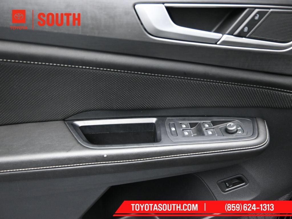 Used 2024 Volkswagen Atlas Cross Sport SE FWD image 18