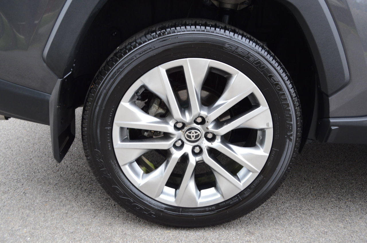 Used 2025 Toyota RAV4 XLE Premium image 11