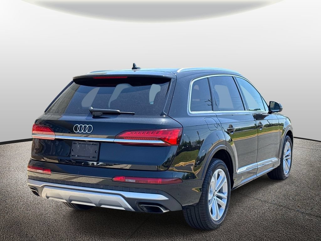 Used 2025 Audi Q7 3.0T Premium Plus AWD/4WD image 2