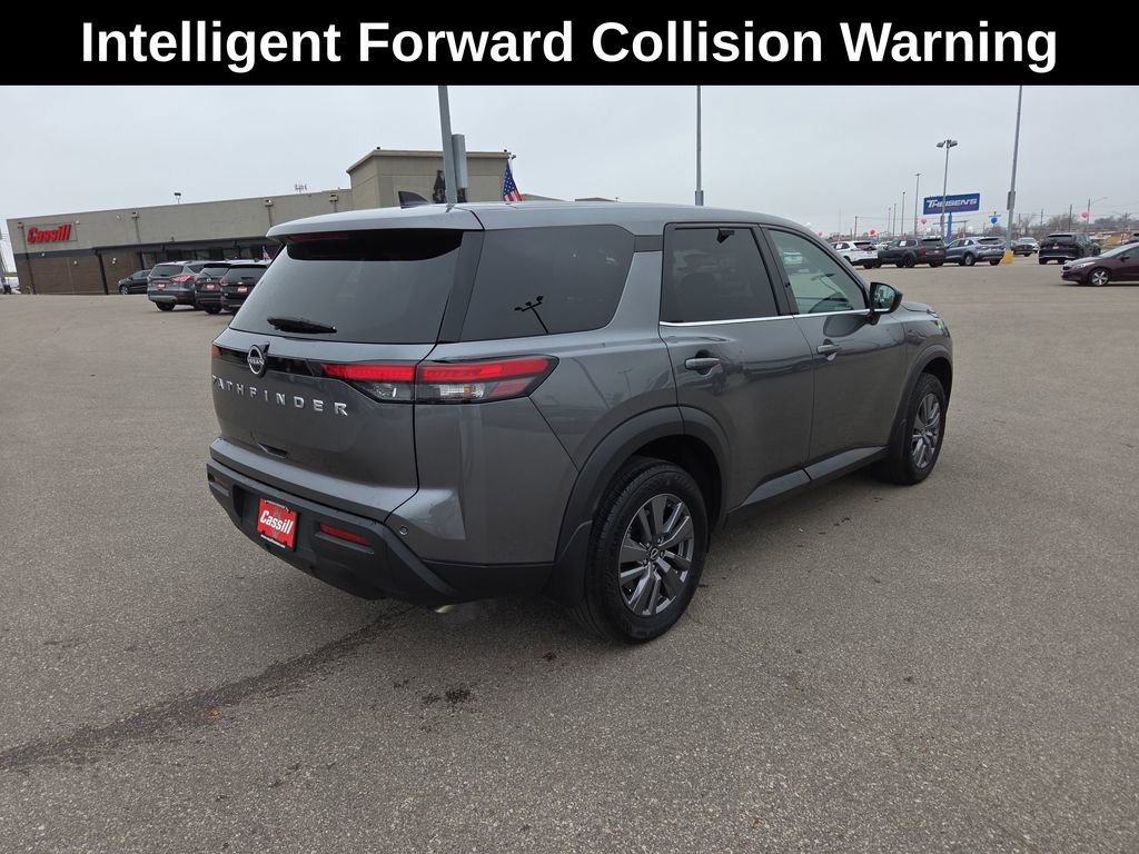 Used 2024 Nissan Pathfinder S image 6