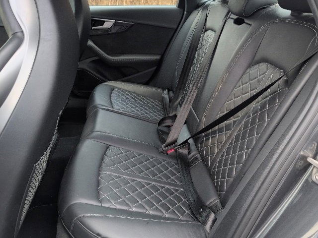 Used 2021 Audi S4 Premium Plus w/ Premium Plus Package image 24