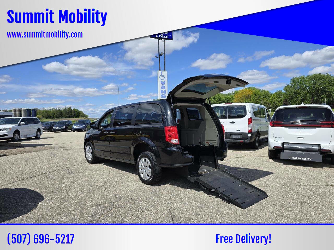 Used 2015 Dodge Grand Caravan American Value Package w/ UConnect Hands-Free Group image 1