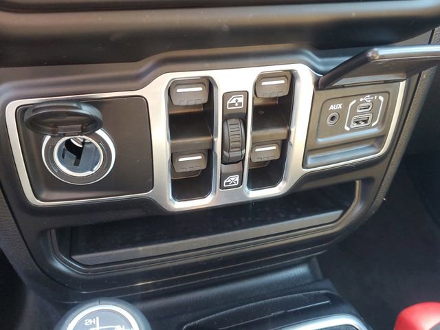 Used 2022 Jeep Wrangler Unlimited Sahara w/ Cold Weather Group image 28