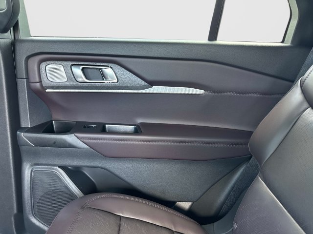 New 2027 Ford Explorer Platinum RWD image 16