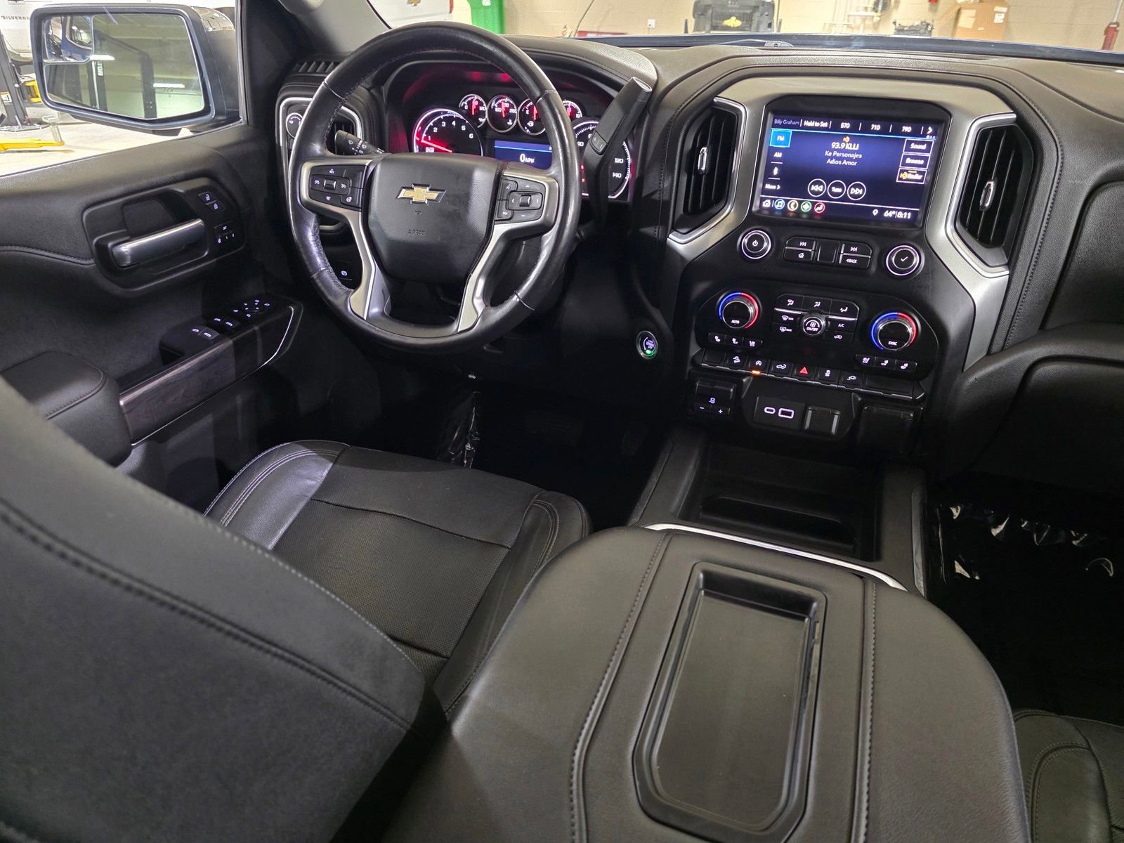 Used 2019 Chevrolet Silverado 1500 LTZ w/ LTZ Convenience Package AWD/4WD image 21
