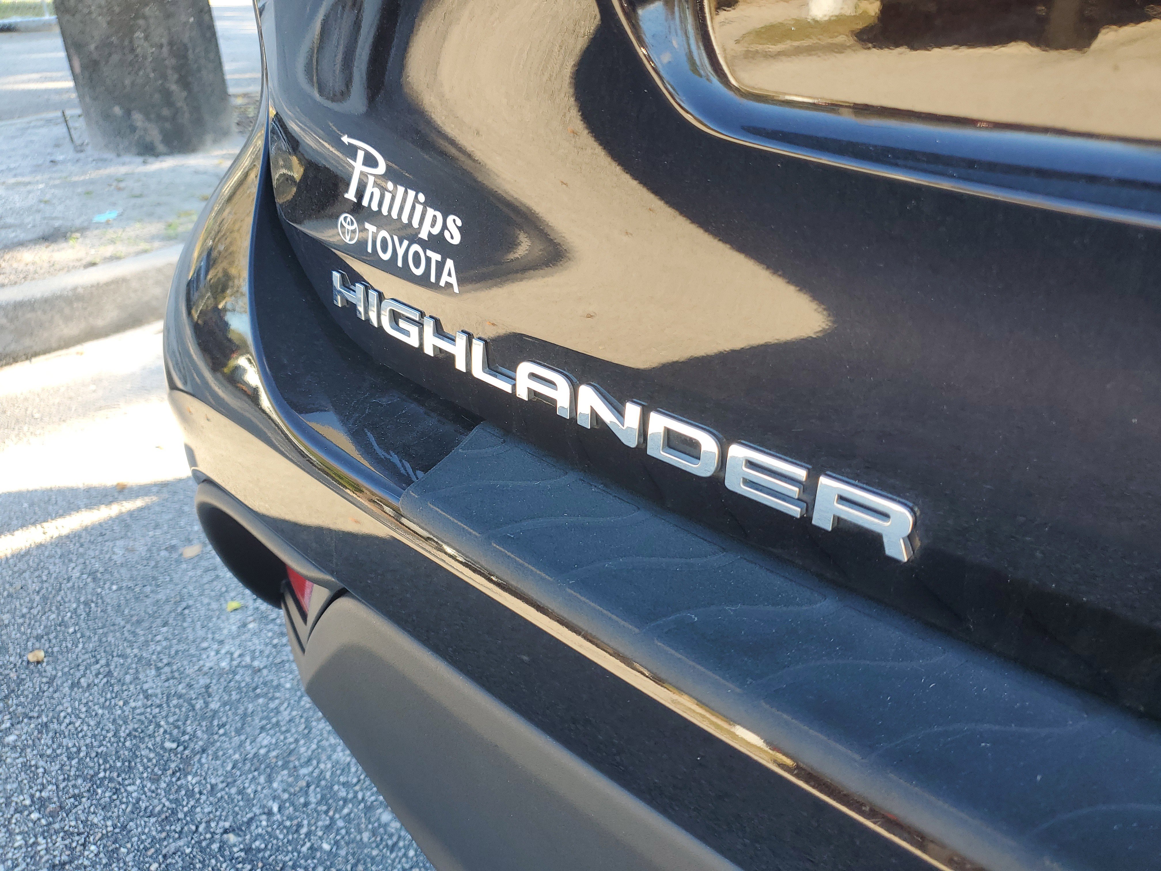 Used 2020 Toyota Highlander XLE image 5