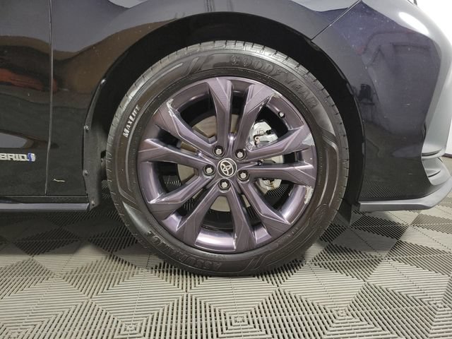 Used 2021 Toyota Sienna XSE w/ XSE Plus Package FWD image 11