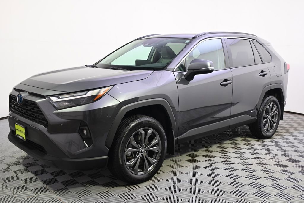Used 2023 Toyota RAV4 XLE Premium image 2