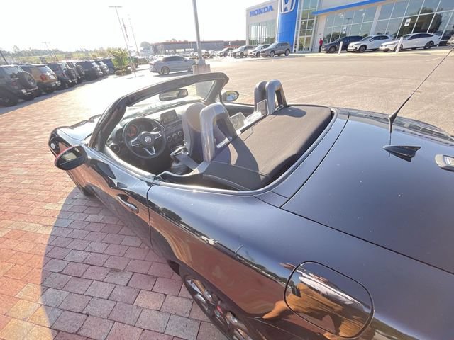 Used 2020 FIAT 124 Spider Abarth w/ Convenience Group RWD image 19