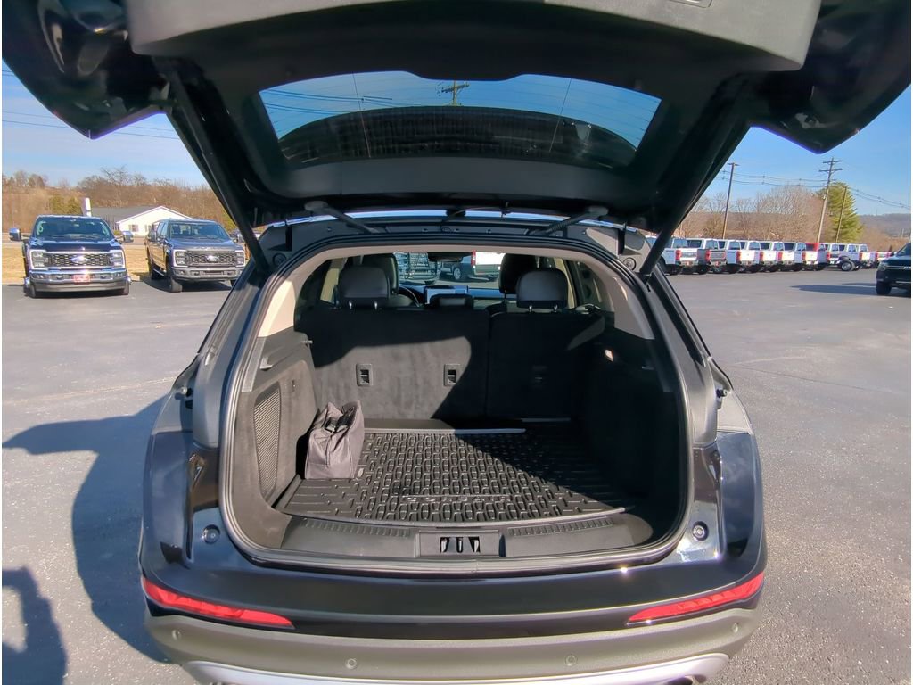 Used 2023 Lincoln Corsair Reserve w/ Equipment Group 201A image 23