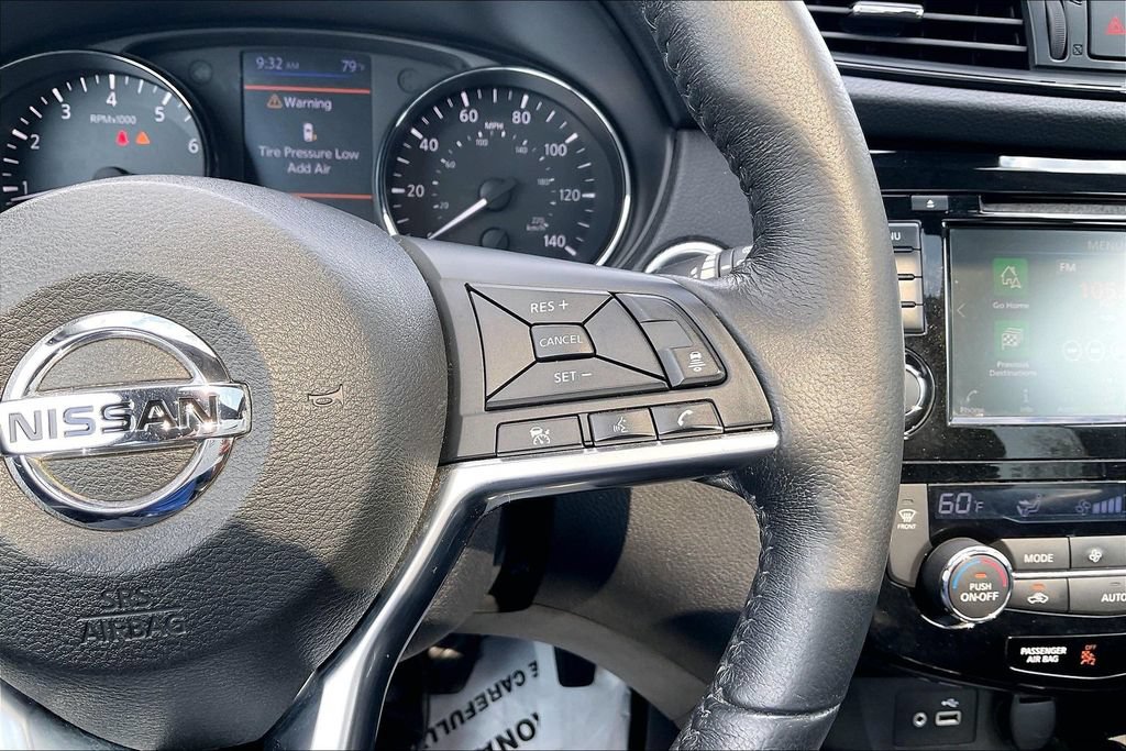 Used 2018 Nissan Rogue SL w/ Premium Package AWD/4WD image 12
