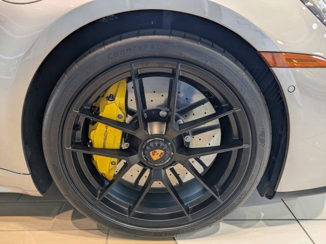 Used 2025 Porsche 911 Carrera 4 GTS image 10
