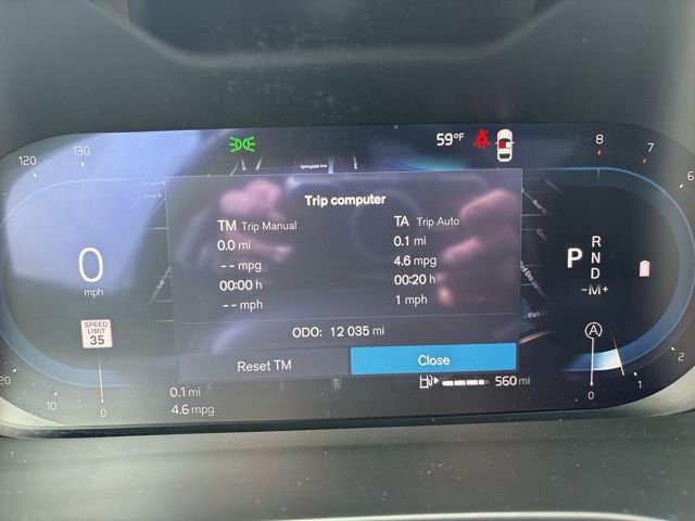 Used 2025 Volvo XC40 B5 Core image 27