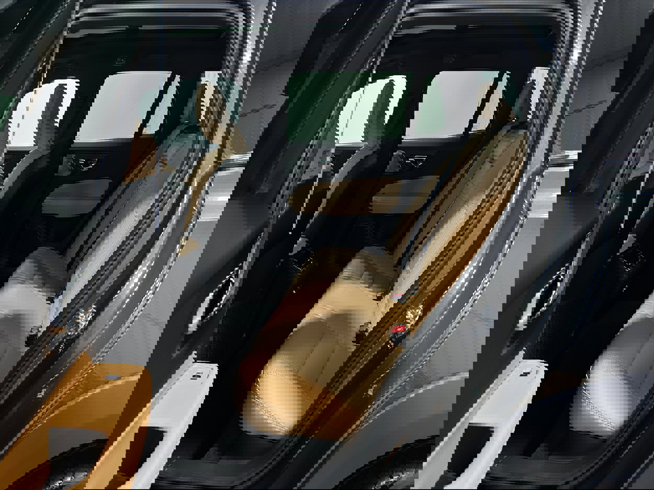 Used 2020 Volvo V60 T5 Cross Country image 27