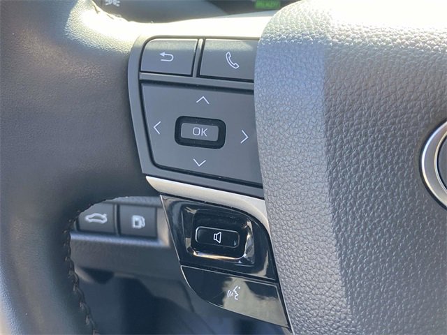 Used 2025 Toyota Camry XLE image 19