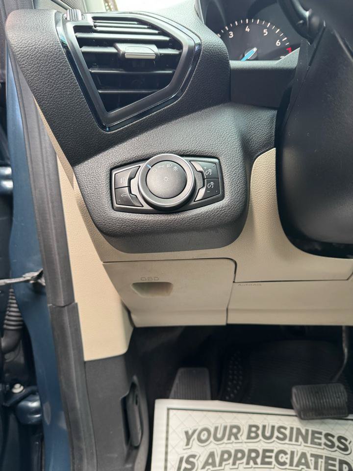 Used 2019 Ford Escape Titanium AWD/4WD image 8