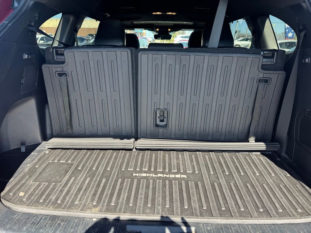 Used 2022 Toyota Highlander XSE image 9