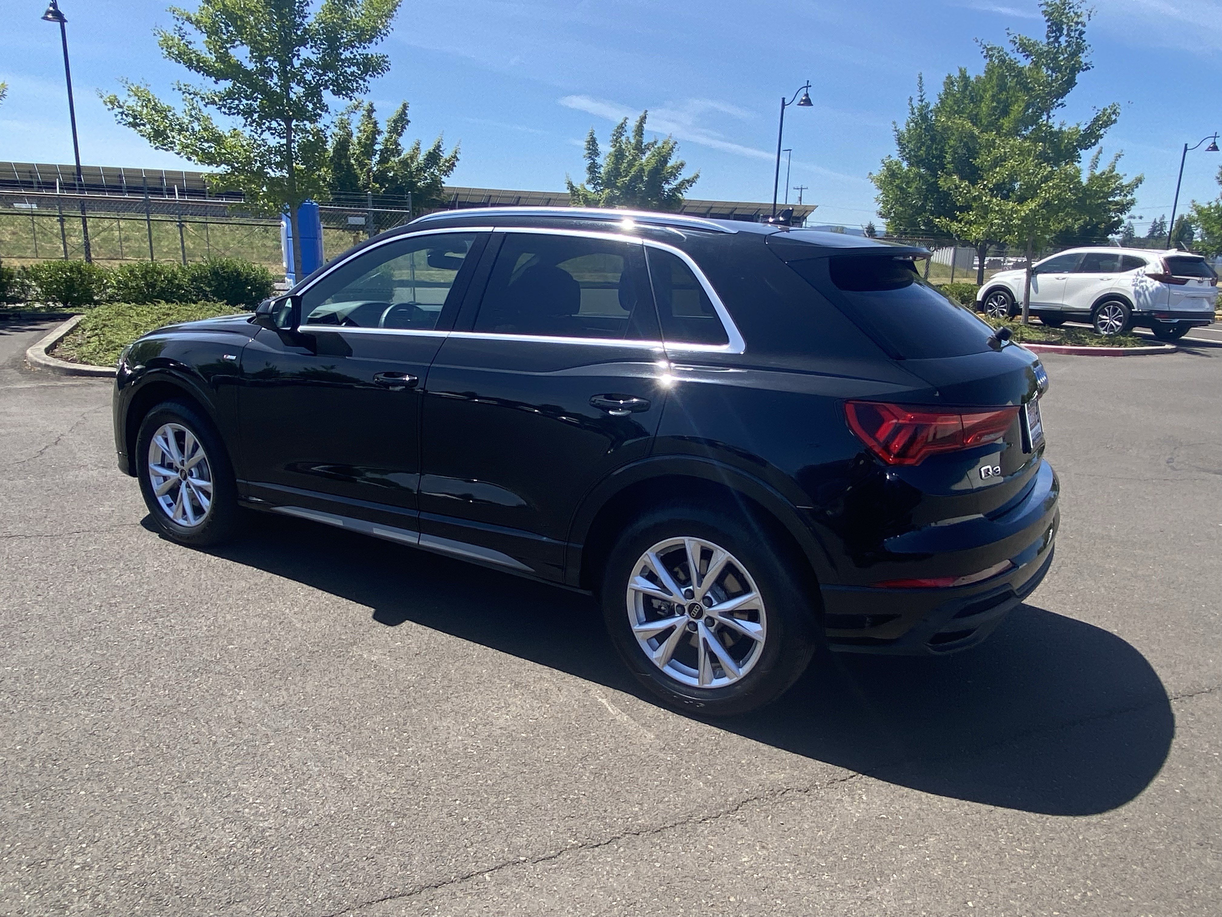 Used 2025 Audi Q3 2.0T Premium AWD/4WD image 3
