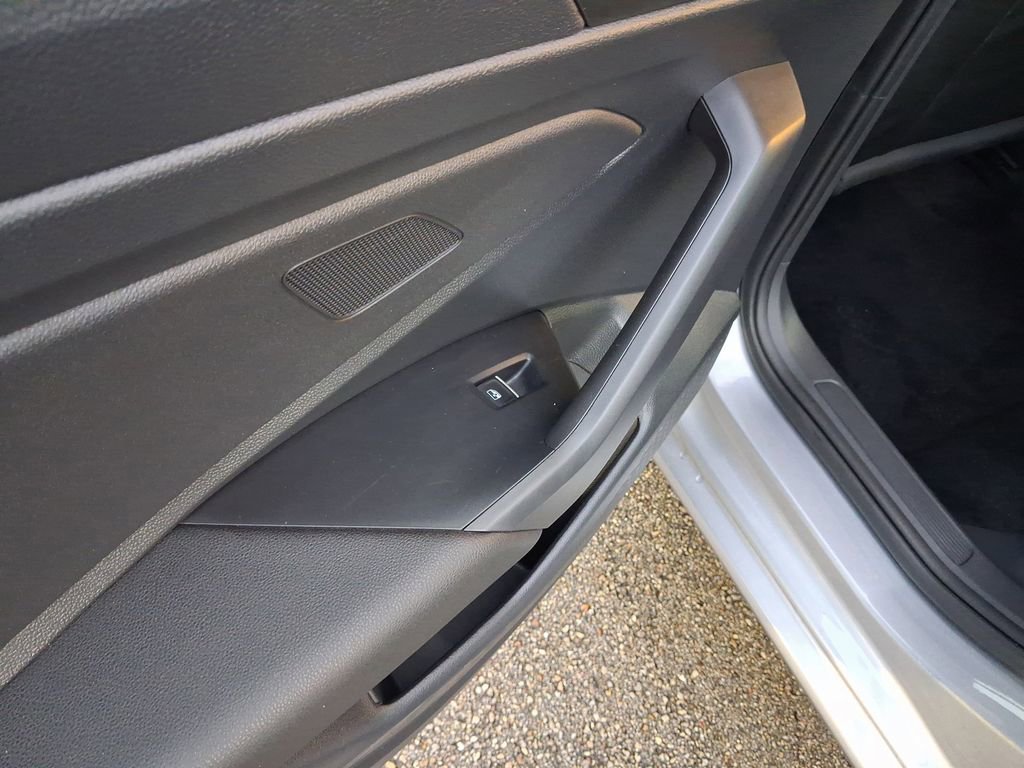 Certified 2021 Volkswagen Jetta R-Line w/ R-Line Cold Weather Package image 11